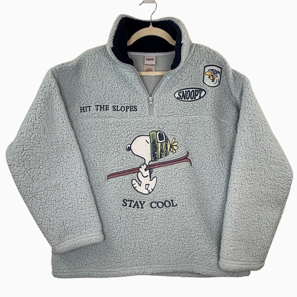 PEANUTS Snoopy Men's Medium Light Blue Sherpa 1/4 Zip Hit The Slopes Pullover